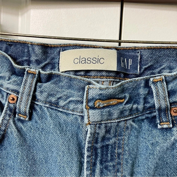 Vintage Gap Classic Distressed Denim Raw Hem High Rise Blue Cropped Jeans - Picture 6 of 6